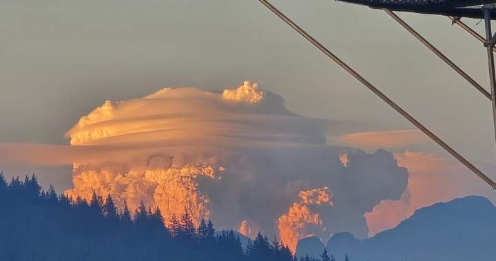 Pyrocumulus clouds from wildfire in Fraser Canyon loom high over B.C. Pyrocumulus clouds from wildfire in Fraser Canyon loom high over B.C.