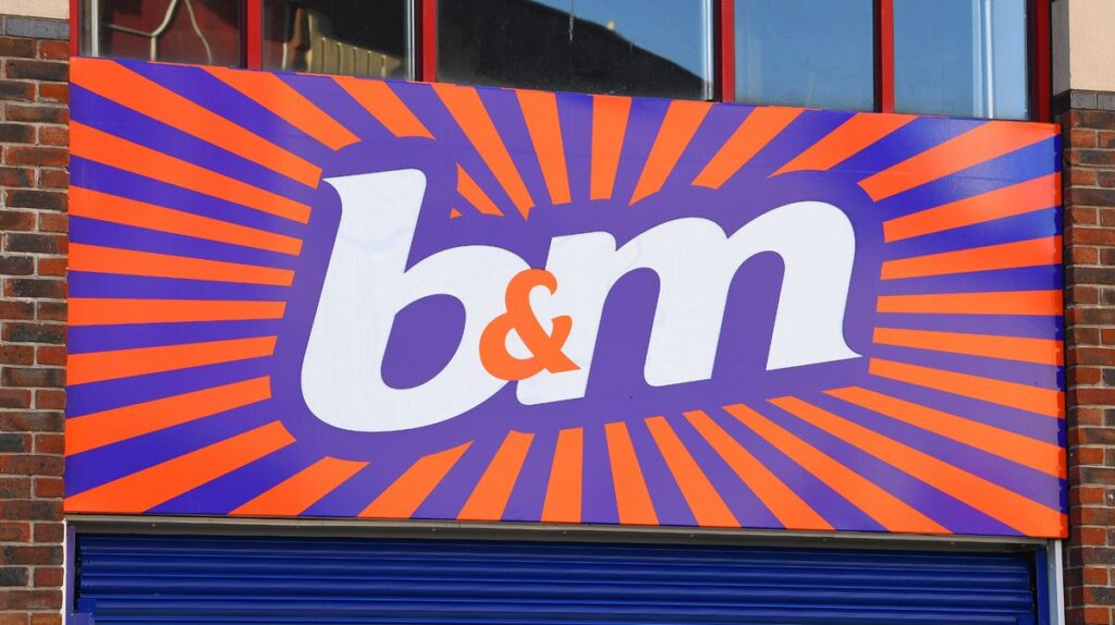 B&M £2.50 ‘adorable’ home and garden décor comes in three designs B&M £2.50 'adorable' home and garden décor comes in three designs