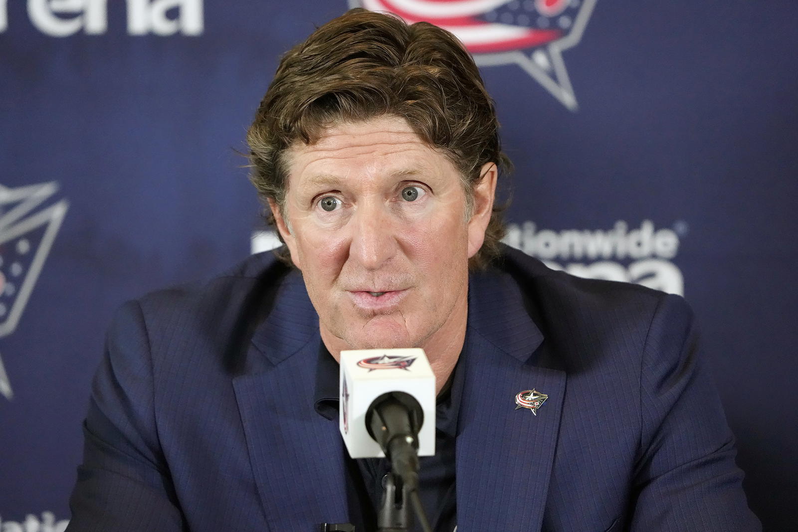 The NHL's coaching carousel is spinning faster than ever, with many teams changing coaches this summer. But how do the league's 32 coaches measure up to one another? That's the focus of this series, ranking the 32 coaches. We're starting off ranking NHL coaches No. 32-through-27.