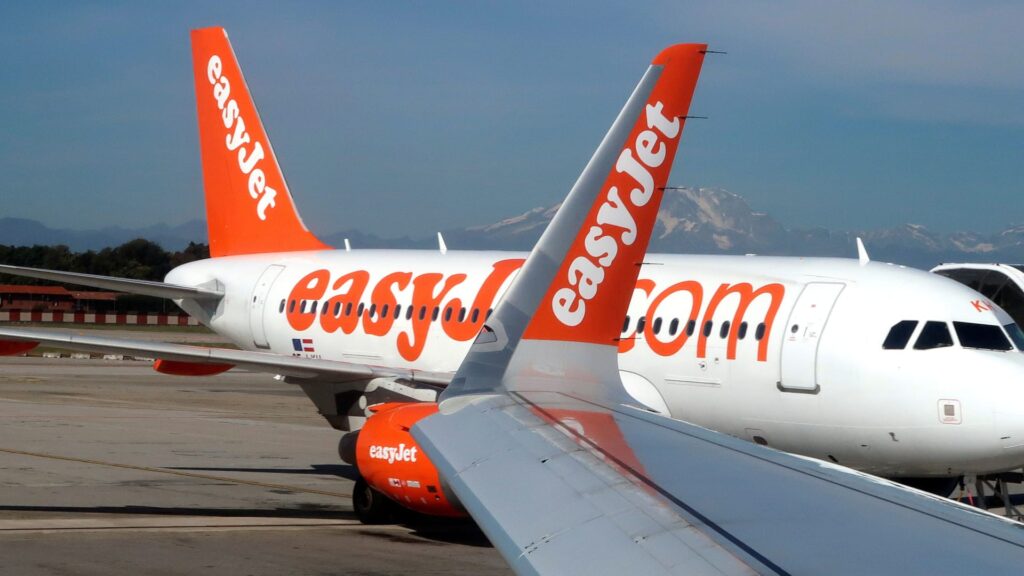EasyJet pops 13% as airline weighs $7.7 billion rival takeover bid from Apollo EasyJet pops 13% as airline weighs $7.7 billion rival takeover bid from Apollo