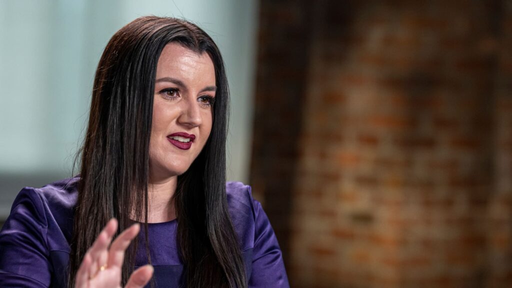 OpenAI exec Fidji Simo says she’s stepping down due to chronic illness, will transition to advisor OpenAI exec Fidji Simo says she's stepping down due to chronic illness, will transition to advisor
