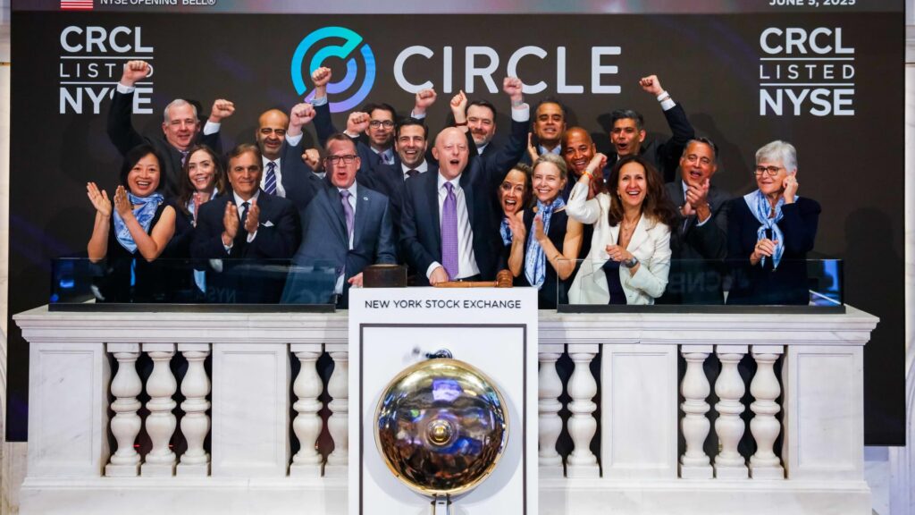 Stablecoin issuer Circle just got the greenlight to operate as a bank. The shares are up 5% Stablecoin issuer Circle just got the greenlight to operate as a bank. The shares are up 5%