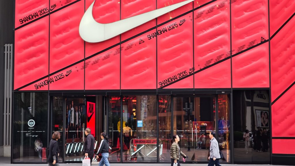 Nike to cut off thousands of online distributors in China, restructure digital footprint Nike to cut off thousands of online distributors in China, restructure digital footprint