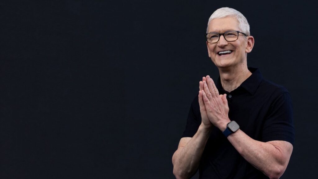 Apple commits $30 billion to Broadcom for U.S. chipmaking push Apple commits $30 billion to Broadcom for U.S. chipmaking push