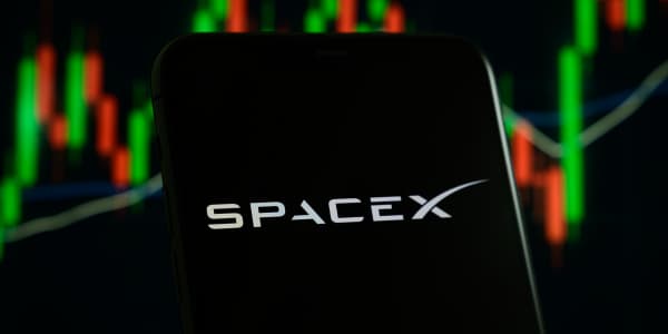 SpaceX ends its losing streak, oil prices jump, the Fed's AI red flags and more in Morning Squawk
