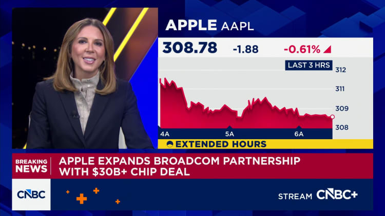 Apple commits $30 billion to Broadcom for U.S. chipmaking push