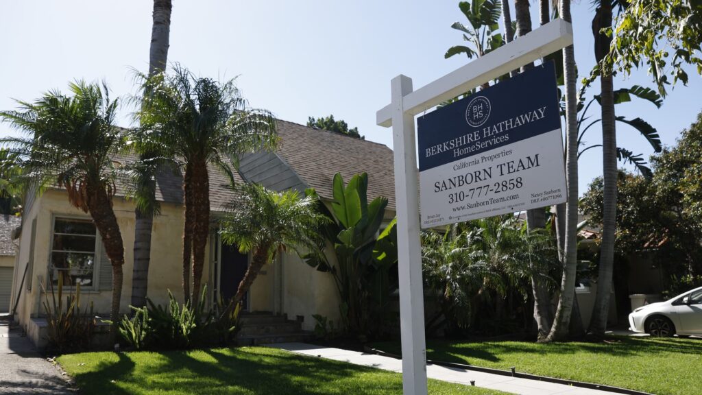 Wall Street is selling more rental homes, as buying ban takes effect Wall Street is selling more rental homes, as buying ban takes effect