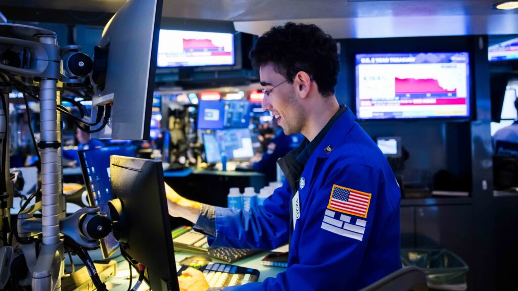 Stock futures climb, oil prices fall as U.S. and Iran pause attacks: Live updates Stock futures climb, oil prices fall as U.S. and Iran pause attacks: Live updates