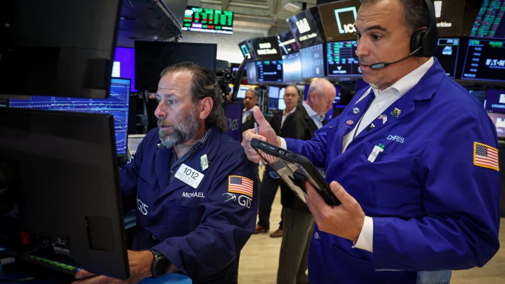 S&P 500 closes lower, Nasdaq falls more than 1% as chip stocks suffer: Live updates S&P 500 closes lower, Nasdaq falls more than 1% as chip stocks suffer: Live updates