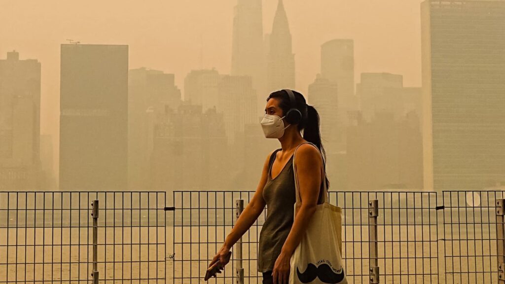 Trump rips Canada as wildfire smoke spreads, says U.S. will add pollution cost to tariffs Trump rips Canada as wildfire smoke spreads, says U.S. will add pollution cost to tariffs