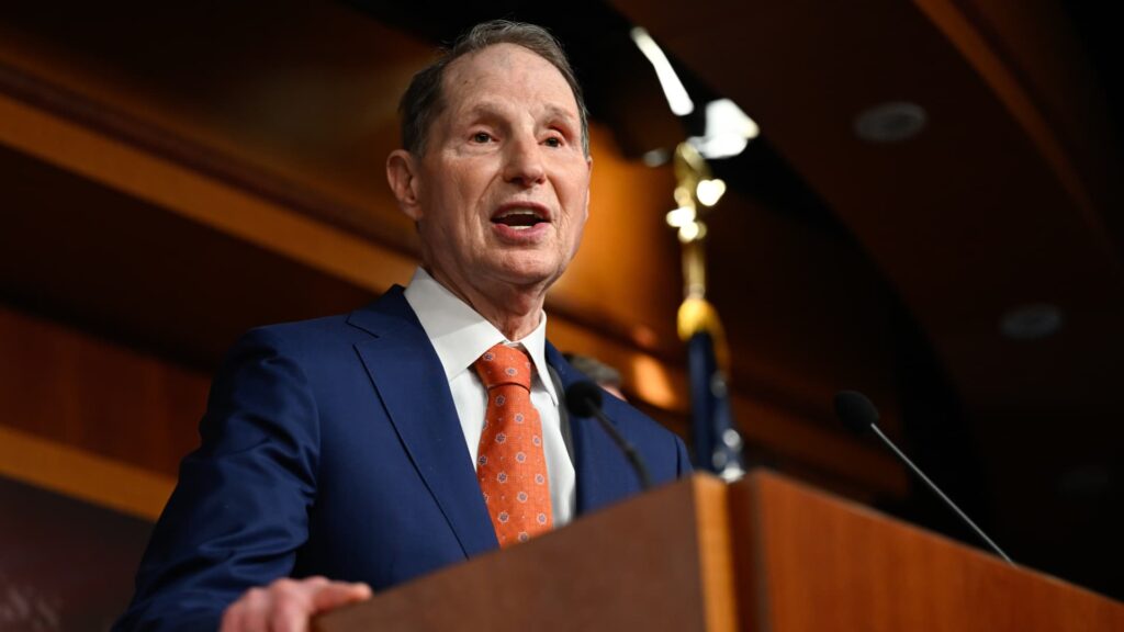 Sen. Wyden introduces bill to curb Trump’s tariff powers Sen. Wyden introduces bill to curb Trump's tariff powers