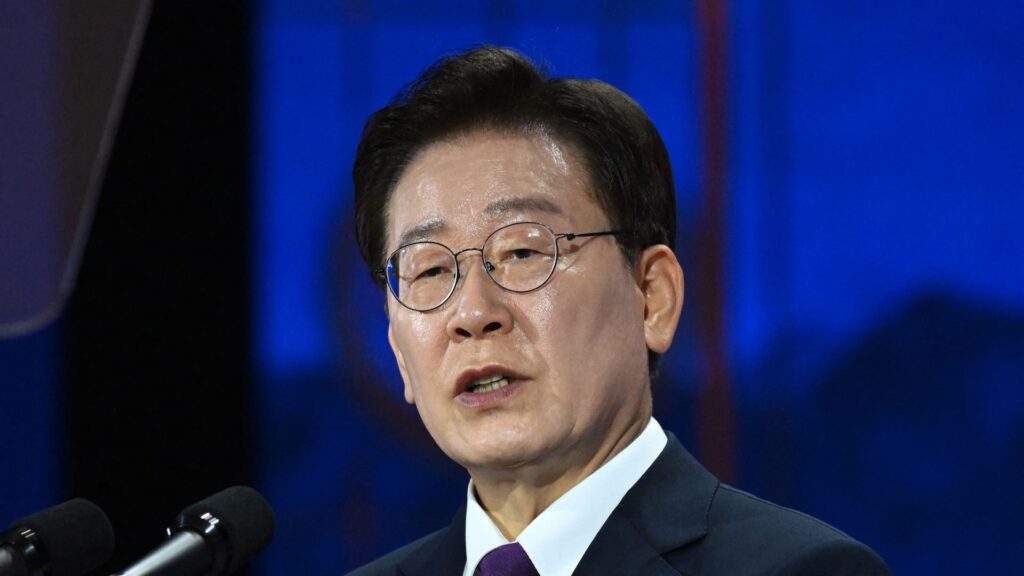 South Korea’s president invokes dramatic Japan realty crash to push domestic property agenda South Korea's president invokes dramatic Japan realty crash to push domestic property agenda