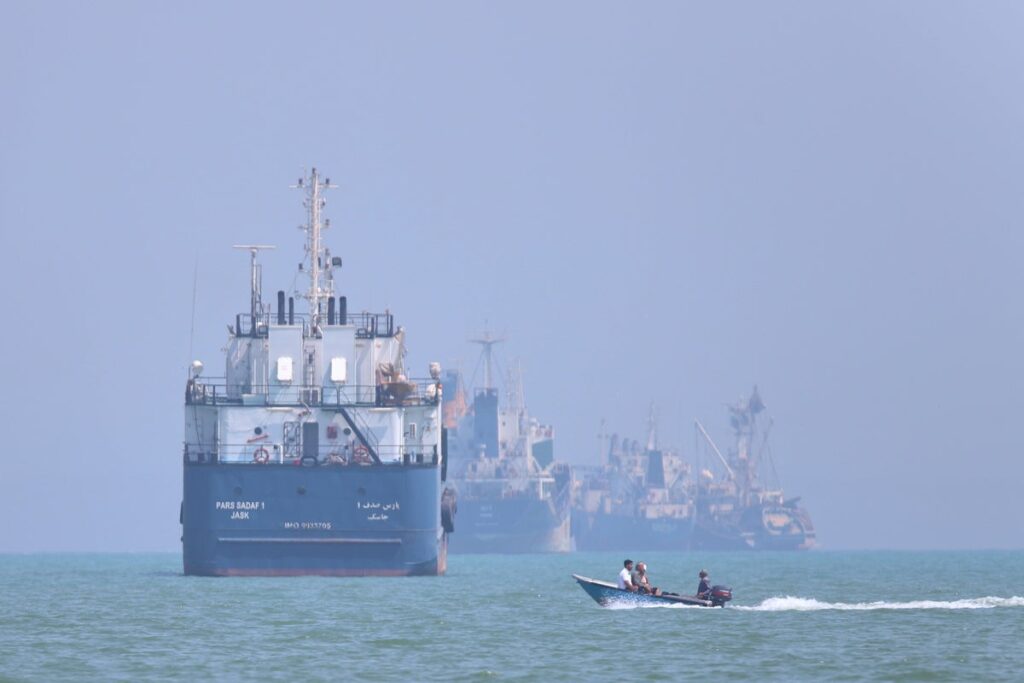 Iran-US war latest: Strait of Hormuz closed indefinitely amid fresh strikes Iran-US war latest: Strait of Hormuz closed indefinitely amid fresh strikes