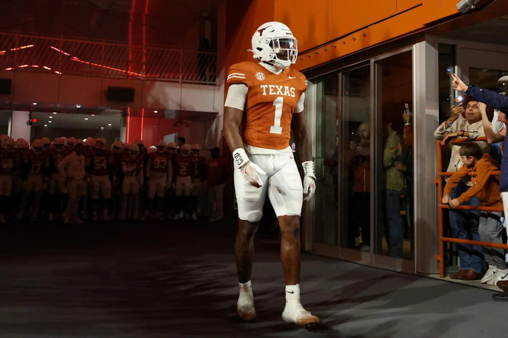 Longhorns Daily News: Colin Simmons, Cam Coleman, and a 2028 Texas recruit ink NIL deals with Nike Longhorns Daily News: Colin Simmons, Cam Coleman, and a 2028 Texas recruit ink NIL deals with Nike