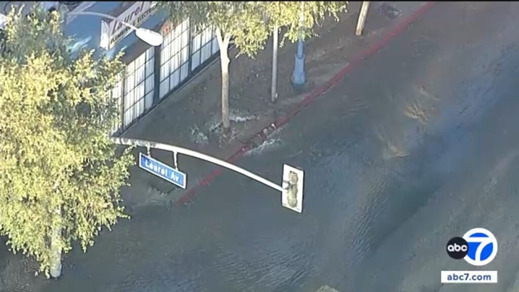 Another water main break flooding West Hollywood street, one week after massive pipe burst Another water main break flooding West Hollywood street, one week after massive pipe burst