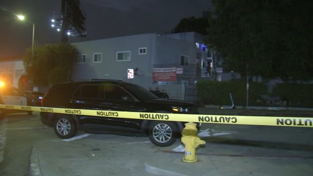 3 men found dead inside Hollywood apartment after welfare check 3 men found dead inside Hollywood apartment after welfare check