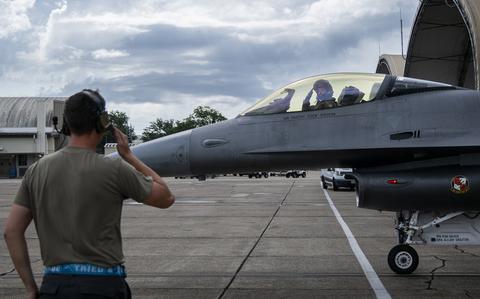 F-16 outfitted with AI kit completes pathbreaking sortie in ‘monumental milestone’ F-16 outfitted with AI kit completes pathbreaking sortie in ‘monumental milestone’