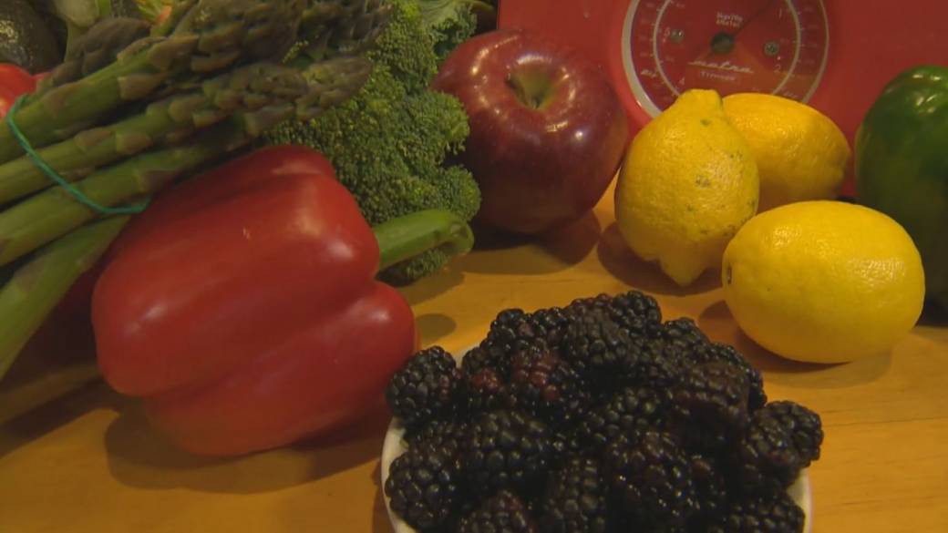 Click to play video: 'Carney aims to slash grocery bills with $3.2B food security strategy'