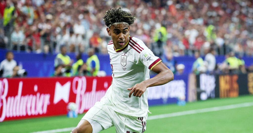 Spain scores late goal to defeat Belgium 2 Spain scores late goal to defeat Belgium 2