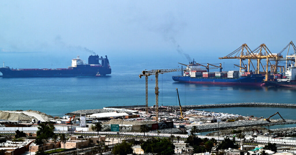 Tehran threatens to halt all Mideast energy exports after U.S. reimposes its blockade on Iran