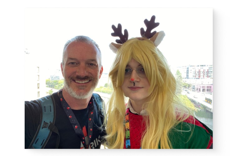 Joseph Pollard and May take a selfie.