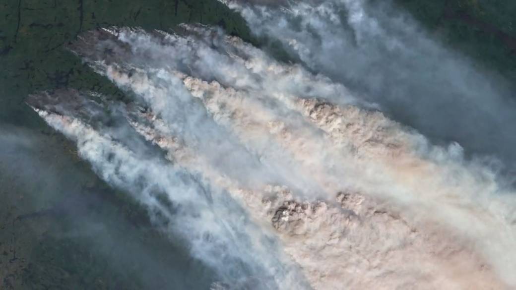 Click to play video: 'First Nations bear brunt of Ontario’s wildfire crisis'