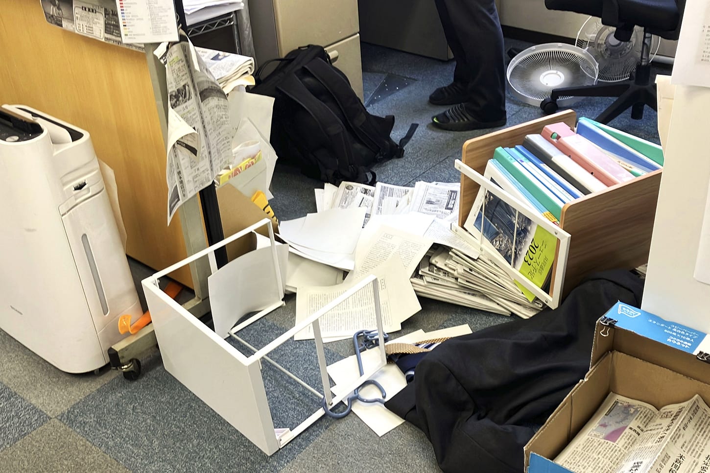 Strong quake jolts southwestern Japan