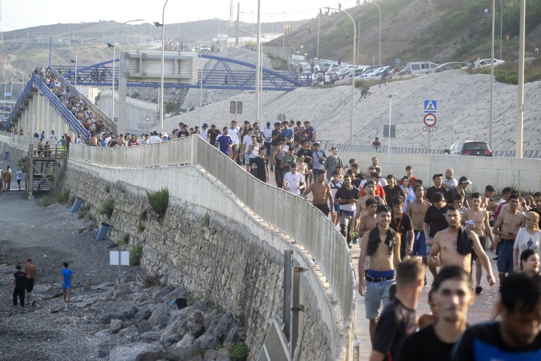 The Flow Of People Entering Ceuta Unchecked From Morocco Continues Into The Night