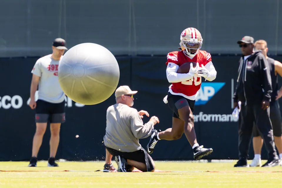 SANTA CLARA, CA - JUNE 03: Kaelon Black #26 of the <a class="link " href="https://sports.yahoo.com/nfl/teams/san-francisco/" data-i13n="sec:content-canvas;subsec:anchor_text;elm:context_link" data-ylk="slk:San Francisco 49ers;sec:content-canvas;subsec:anchor_text;elm:context_link;itc:0" data-yga="{"yLinkElement":"context_link","yModuleName":"content-canvas","yLinkText":"San Francisco 49ers","ySubModuleName":"anchor_text","yHasCommerce":false}">San Francisco 49ers</a> does a drill during a team OTA practice at SAP Performance Facility on June 3, 2026 in Santa Clara, CA. (Photo by Matthew Huang/Icon Sportswire via Getty Images) | Icon Sportswire via Getty Images