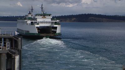 Anacortes ferry leaving.jpg