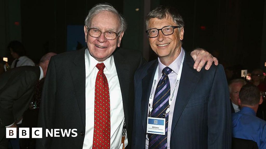 Billionaire Warren Buffett stops donations to Bill Gates charity Billionaire Warren Buffett stops donations to Bill Gates charity