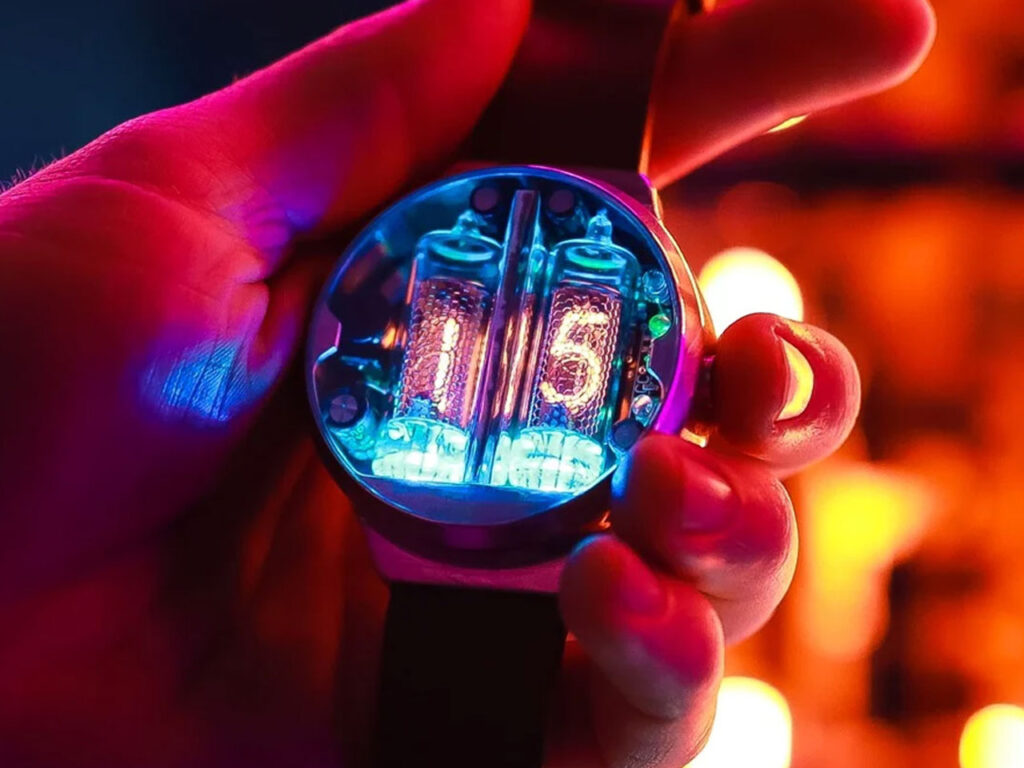 5 Best Retro Gadget Gifts for Men Who Think New Tech Peaked Too Early 5 Best Retro Gadget Gifts for Men Who Think New Tech Peaked Too Early