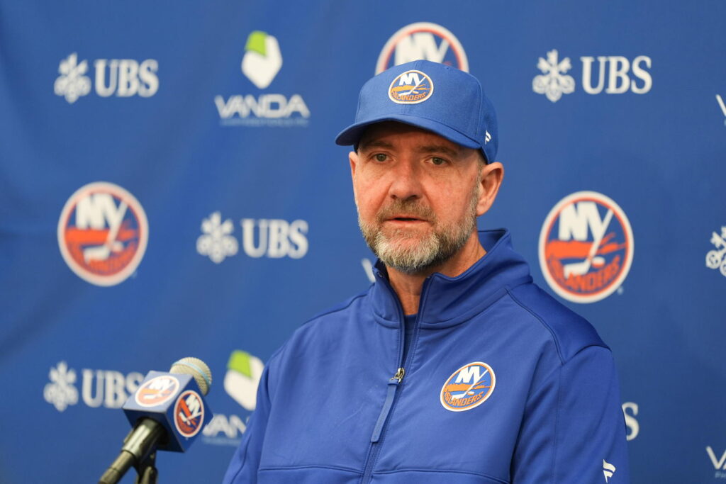 NHL Coach Rankings: Islanders’ Peter DeBoer Kicks Off The Top 10 NHL Coach Rankings: Islanders' Peter DeBoer Kicks Off The Top 10
