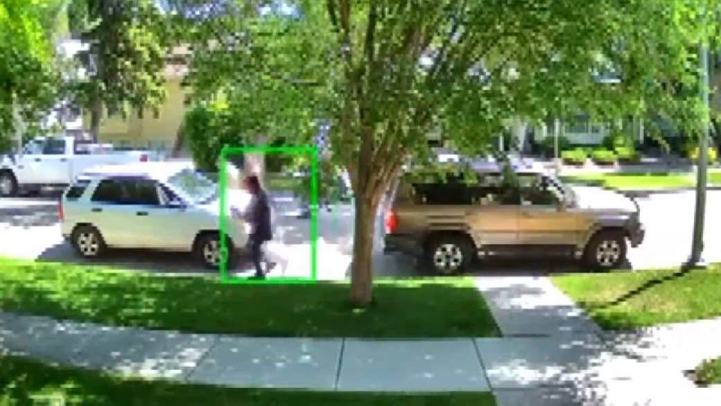 Click to play video: 'Calgary police are warning vehicle owners after seeing a massive spike in reported catalytic converter thefts'