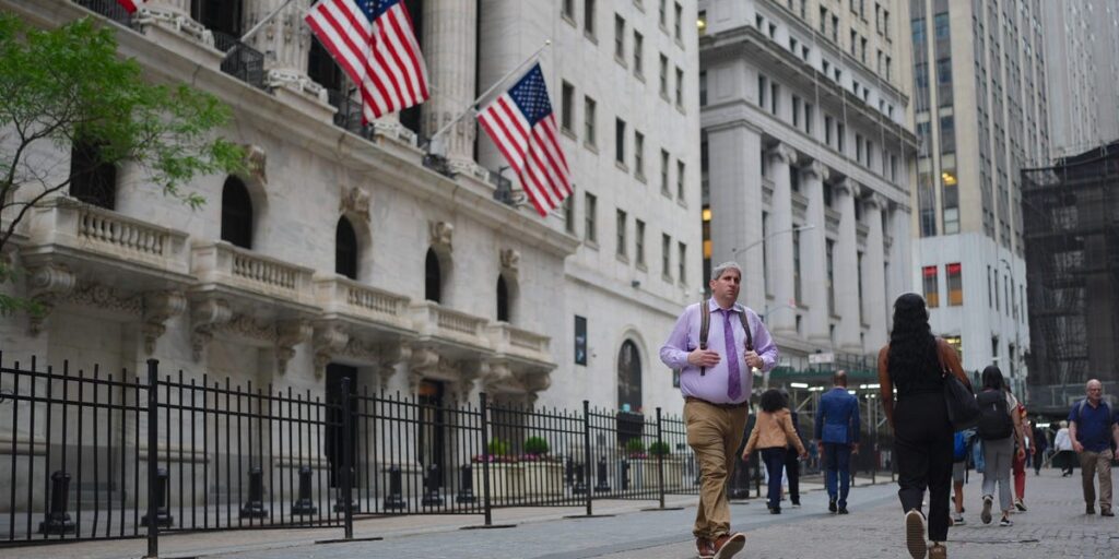 This sell signal for stocks just hit most extreme level in 5 years This sell signal for stocks just hit most extreme level in 5 years