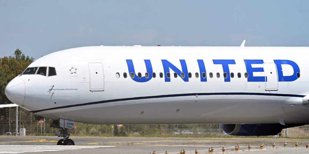 United Airlines flights delayed nationwide after ‘technology outage’ United Airlines flights delayed nationwide after 'technology outage'