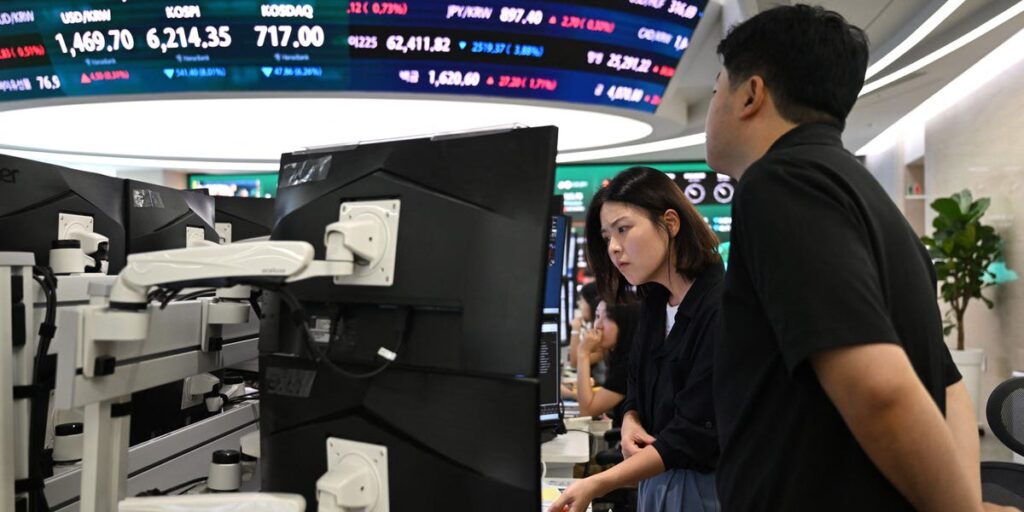 South Korea’s stock rout took the shine off Samsung and SK Hynix’s trillion South Korea's stock rout took the shine off Samsung and SK Hynix's trillion