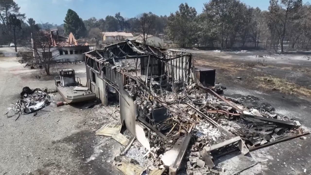 <p>The wildfires in southern France swept through the town of Le Porge, where houses in the path of the blaze were evacuated by its residents. More than 100 homes in Le Porge were destroyed or damaged by the fire, its municipal councillor said on Saturday (July 25). Le Porge, a sea-facing town of 3,500 inhabitants located north of the popular holiday spot Cap Ferret, now resembles a wasteland. </p>
