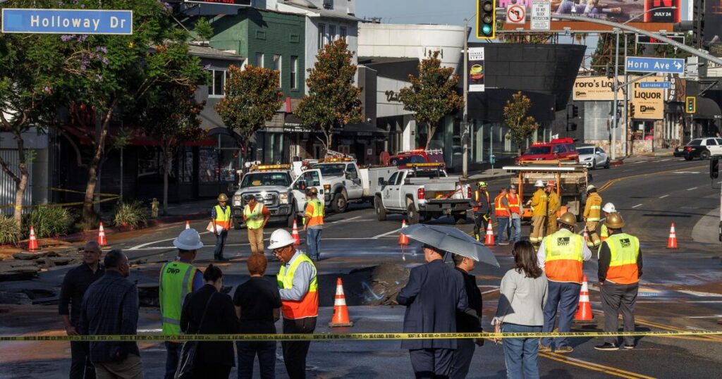 More water pipes burst in Venice, Hollywood as Sunset Strip repairs enter Day 4 More water pipes burst in Venice, Hollywood as Sunset Strip repairs enter Day 4