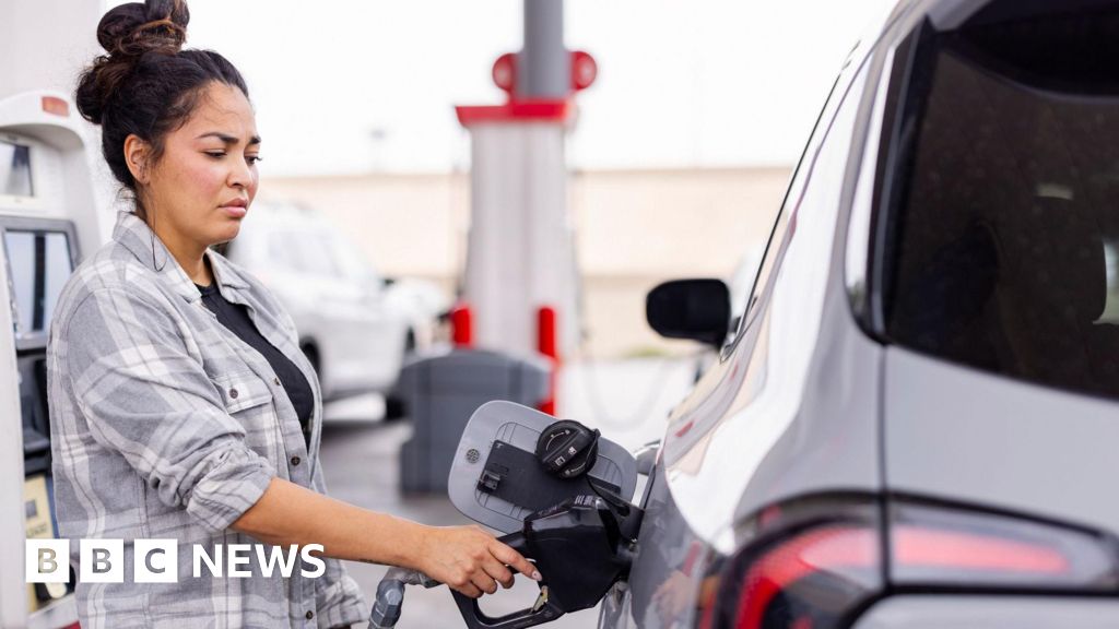 US inflation: Gas prices drive down CPI US inflation: Gas prices drive down CPI