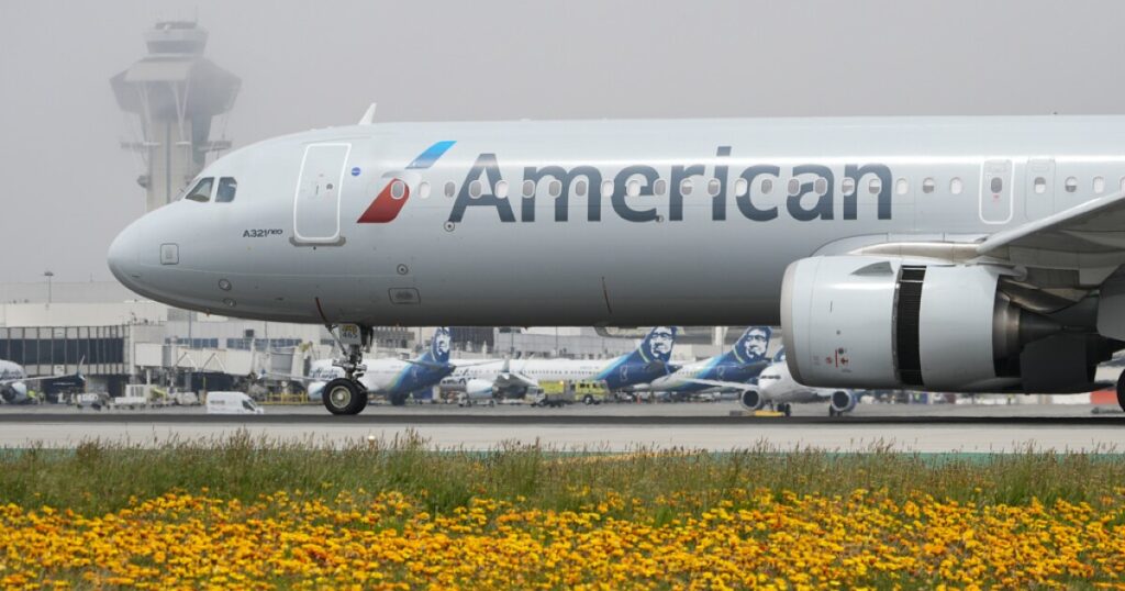 Technology issues cause brief ground stop for American Airlines flights