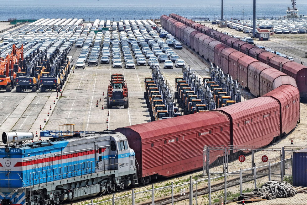 China grew at its slowest pace in more than 3 years last quarter China grew at its slowest pace in more than 3 years last quarter