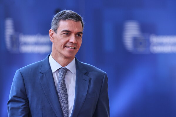 Spain's Prime Minister Pedro Sanchez arrives for the EU summit in Brussels, Thursday, June 18, 2026. (AP Photo/Omar Havana)