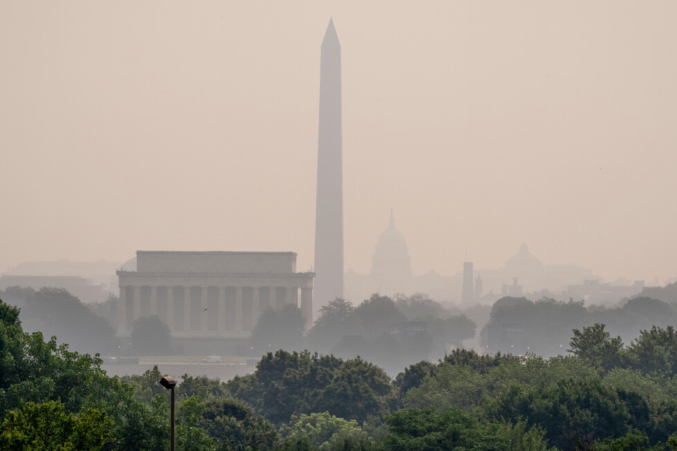 Wildfire smoke from Canada and Minnesota pushes farther into the US and engulfs DC in haze Wildfire smoke from Canada and Minnesota pushes farther into the US and engulfs DC in haze