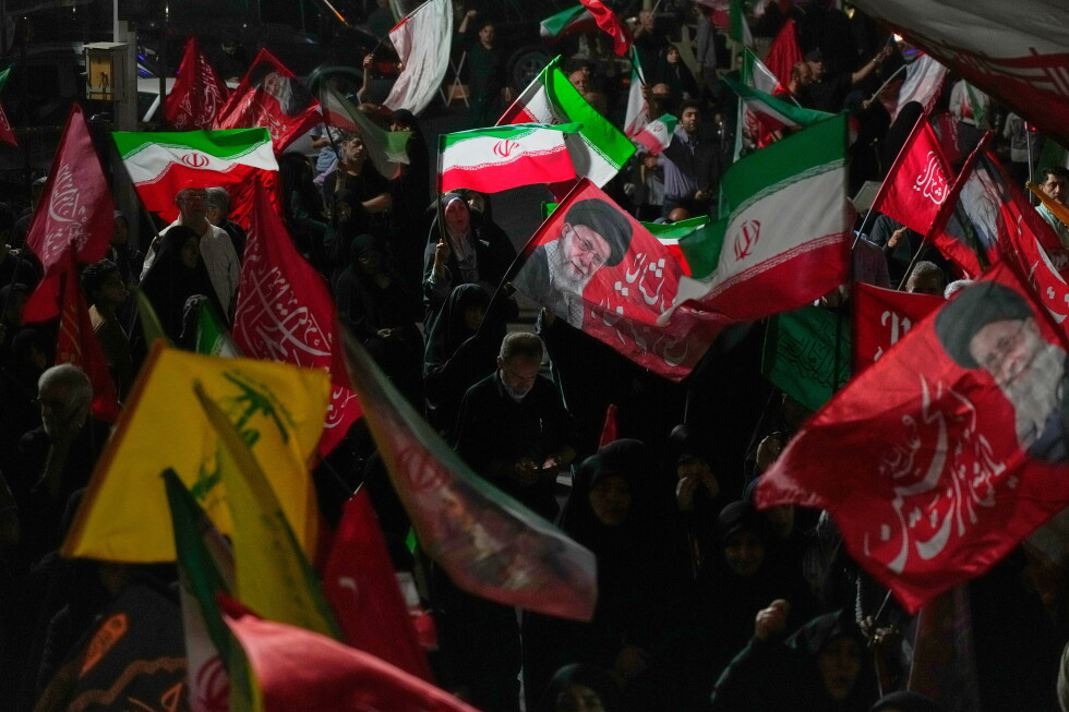 Live updates: Trump threatens Iran with heavy retribution if any more US soldiers are killed Live updates: Trump threatens Iran with heavy retribution if any more US soldiers are killed