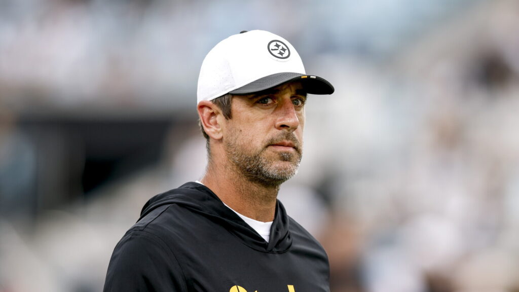Aaron Rodgers reunites with estranged family Aaron Rodgers reunites with estranged family
