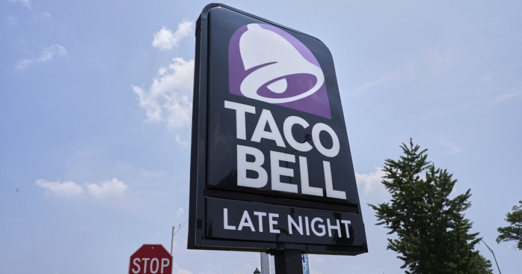 Taco Bell launches $1 deal as questions over lettuce hurt foot traffic Taco Bell launches $1 deal as questions over lettuce hurt foot traffic