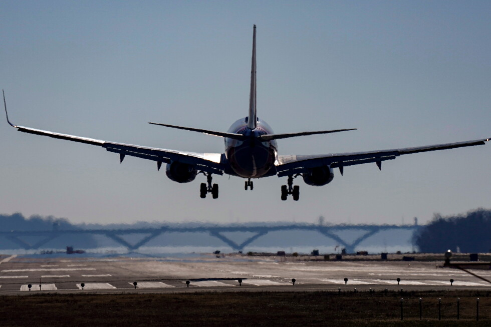 Jetting off for a summer vacation? How to eat and drink to minimize jet lag Jetting off for a summer vacation? How to eat and drink to minimize jet lag