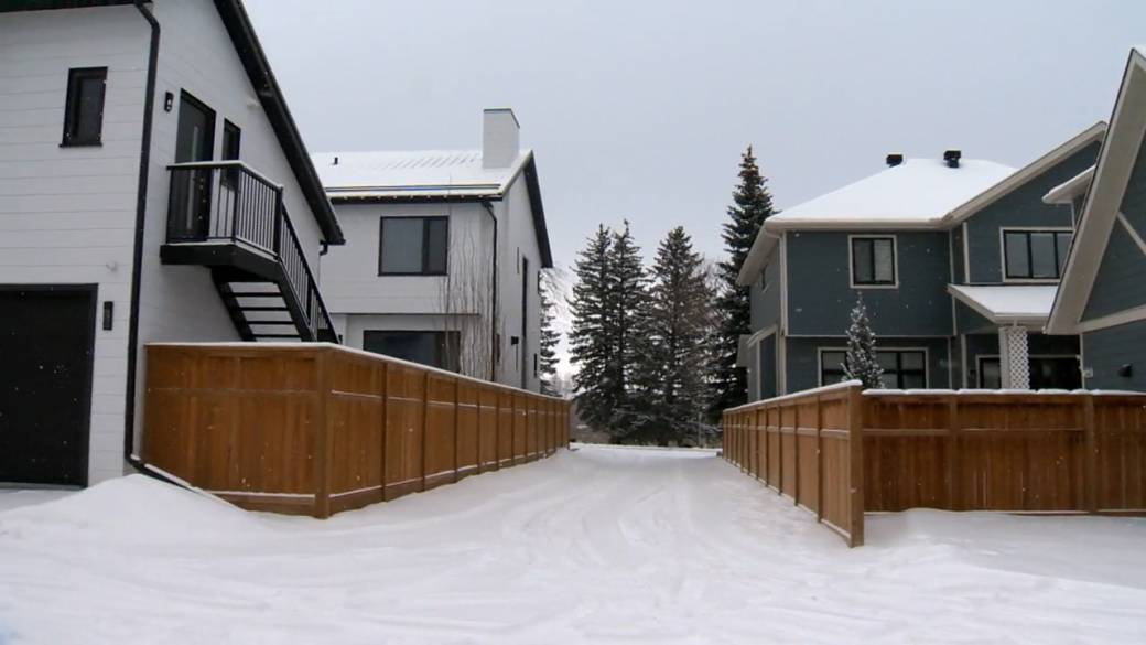 Click to play video: 'Calgary incentivizing backyard suites with thousands in funding'
