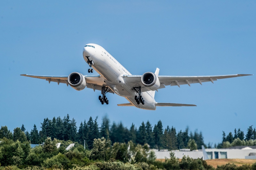 Boeing 777-9 fifth test aircraft first flight